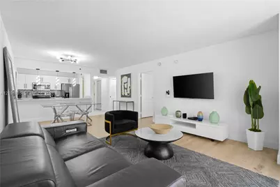 1200 Brickell Bay Dr #1907, Miami, FL 33131 - Photo 13