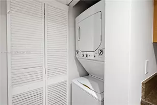 347 N New River Dr E, Fort Lauderdale, FL 33301 - Photo 15