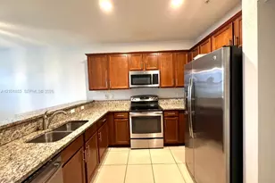 10630 NW 88th St, Doral, FL 33178 - Photo 9