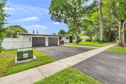 724 Garden Ct, Plantation, FL 33317 - Photo 3