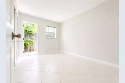 731 SW 14th Ave #4, Fort Lauderdale, FL 33312 - Photo 5
