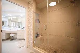 10750 NW 66th St, Doral, FL 33178 - Photo 41