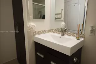 10750 NW 66th St, Doral, FL 33178 - Photo 53