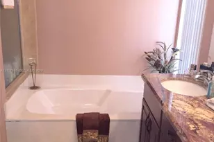 932 Falling Water Rd, Weston, FL 33326 - Photo 7