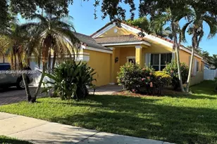 932 Falling Water Rd, Weston, FL 33326 - Photo 11