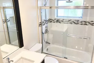 240 Collins Ave, Miami Beach, FL 33139 - Photo 11