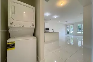 10225 NW 63rd Terrace, Doral, FL 33178 - Photo 9
