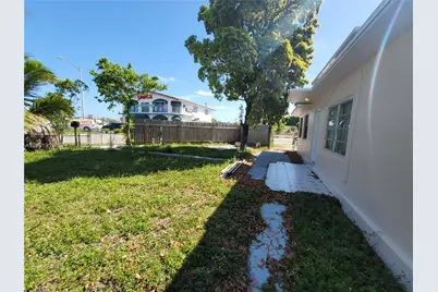 1120 E Le Jeune Road, Hialeah, FL 33010 - Photo 33