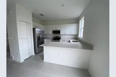 2589 SE 25th Dr #., Homestead, FL 33035 - Photo 5