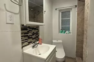 2484 SW 10th St, Miami, FL 33135 - Photo 17