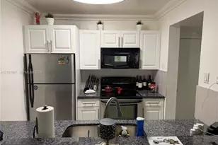 8100 Geneva Ct, Doral, FL 33166 - Photo 5