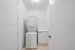 15051 Royal Oaks Ln, North Miami, FL 33181 - Photo 19