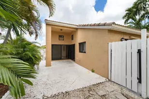 561 SW 88th Pl W, Miami, FL 33174 - Photo 19