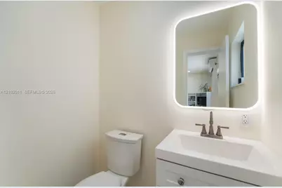 561 SW 88th Pl W, Miami, FL 33174 - Photo 15