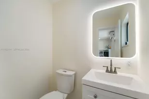 561 SW 88th Pl W, Miami, FL 33174 - Photo 15