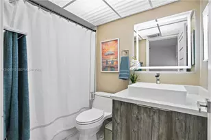 11304 NW 14th Ct, Pembroke Pines, FL 33026 - Photo 13