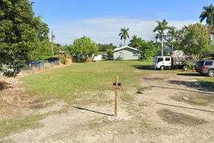 1241 NW 9th St, Homestead, FL 33030 - Photo 1