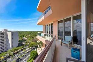 60 Edgewater Dr, Coral Gables, FL 33133 - Photo 17