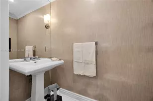 60 Edgewater Dr, Coral Gables, FL 33133 - Photo 27