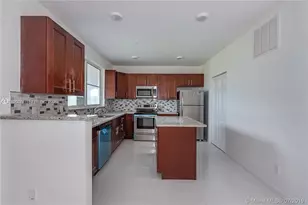 2575 SW 64th Ave, Miramar, FL 33023 - Photo 7