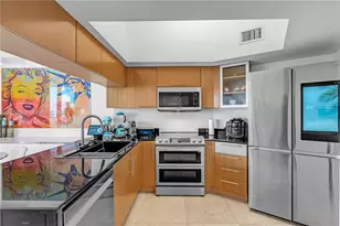 1750 N Bayshore Dr, Miami, FL 33132 - Photo 5