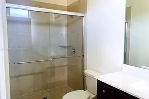 10492 W 33rd Ln, Hialeah, FL 33018 - Photo 9