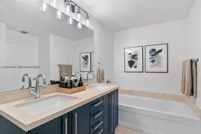 79 SW 12th St #2204-S, Miami, FL 33130 - Photo 15