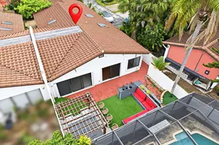 502 NE 195th St, Miami, FL 33179 - Photo 33