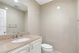 502 NE 195th St, Miami, FL 33179 - Photo 17