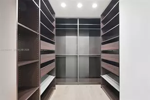 502 NE 195th St, Miami, FL 33179 - Photo 15