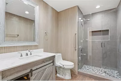 502 NE 195th St, Miami, FL 33179 - Photo 23