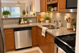 8010 N Colony Cir N, Tamarac, FL 33321 - Photo 7