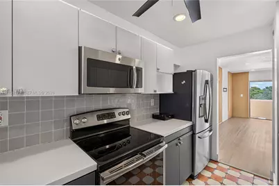 525 Coral Way #403, Coral Gables, FL 33134 - Photo 5