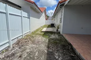 2682 W 74th Terrace, Hialeah, FL 33016 - Photo 17