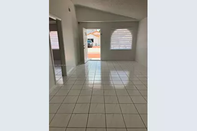2682 W 74th Ter, Hialeah, FL 33016 - Photo 3