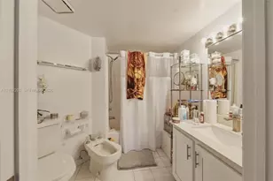 9417 Fontainebleau Blvd, Miami, FL 33172 - Photo 13
