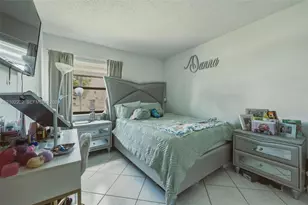 9417 Fontainebleau Blvd, Miami, FL 33172 - Photo 9