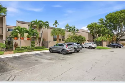 9135 Fontainebleau Blvd #2, Miami, FL 33172 - Photo 5