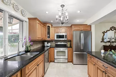 9135 Fontainebleau Blvd #2, Miami, FL 33172 - Photo 19
