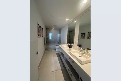 45 SW 9th St #2702, Miami, FL 33130 - Photo 9