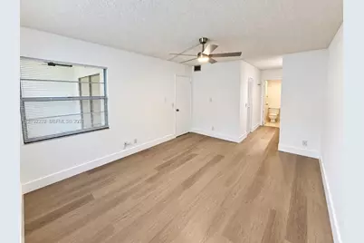 12501 SW 14th St #101R, Pembroke Pines, FL 33027 - Photo 11