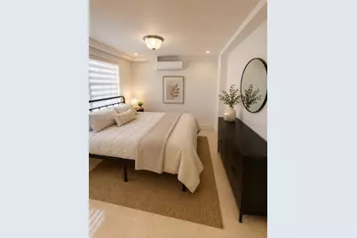 4590 E 9th Ln, Hialeah, FL 33013 - Photo 13