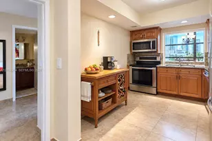 600 Parkview Dr, Hallandale Beach, FL 33009 - Photo 9