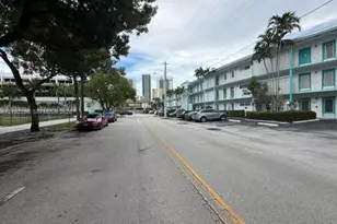 2500 Diana Dr, Hallandale Beach, FL 33009 - Photo 17