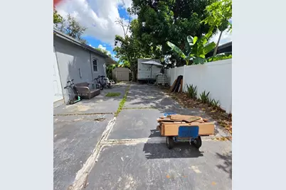 1611 N 69th Way, Hollywood, FL 33024 - Photo 19