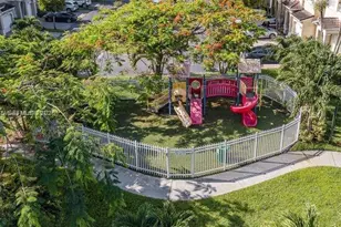 11352 NW 56th St, Doral, FL 33178 - Photo 15