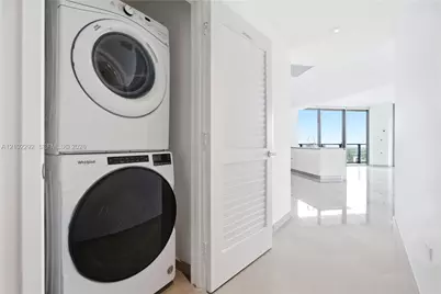 88 SW 7th St #2302, Miami, FL 33130 - Photo 21