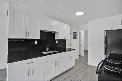14190 W Dixie Hwy #2, North Miami, FL 33161 - Photo 9