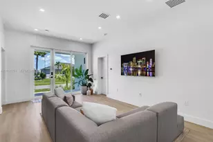 824 Rose Ct, Other City - In The State Of Florida, FL 34145 - Photo 5