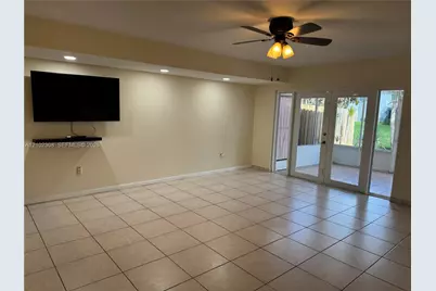 7033 NW 169th St #7033, Hialeah, FL 33015 - Photo 5